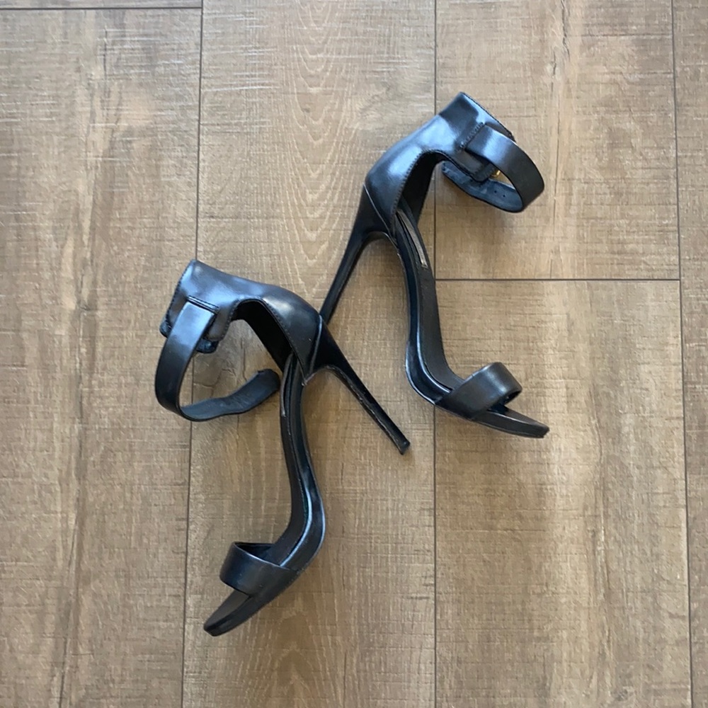 Steve Madden straps sandals
